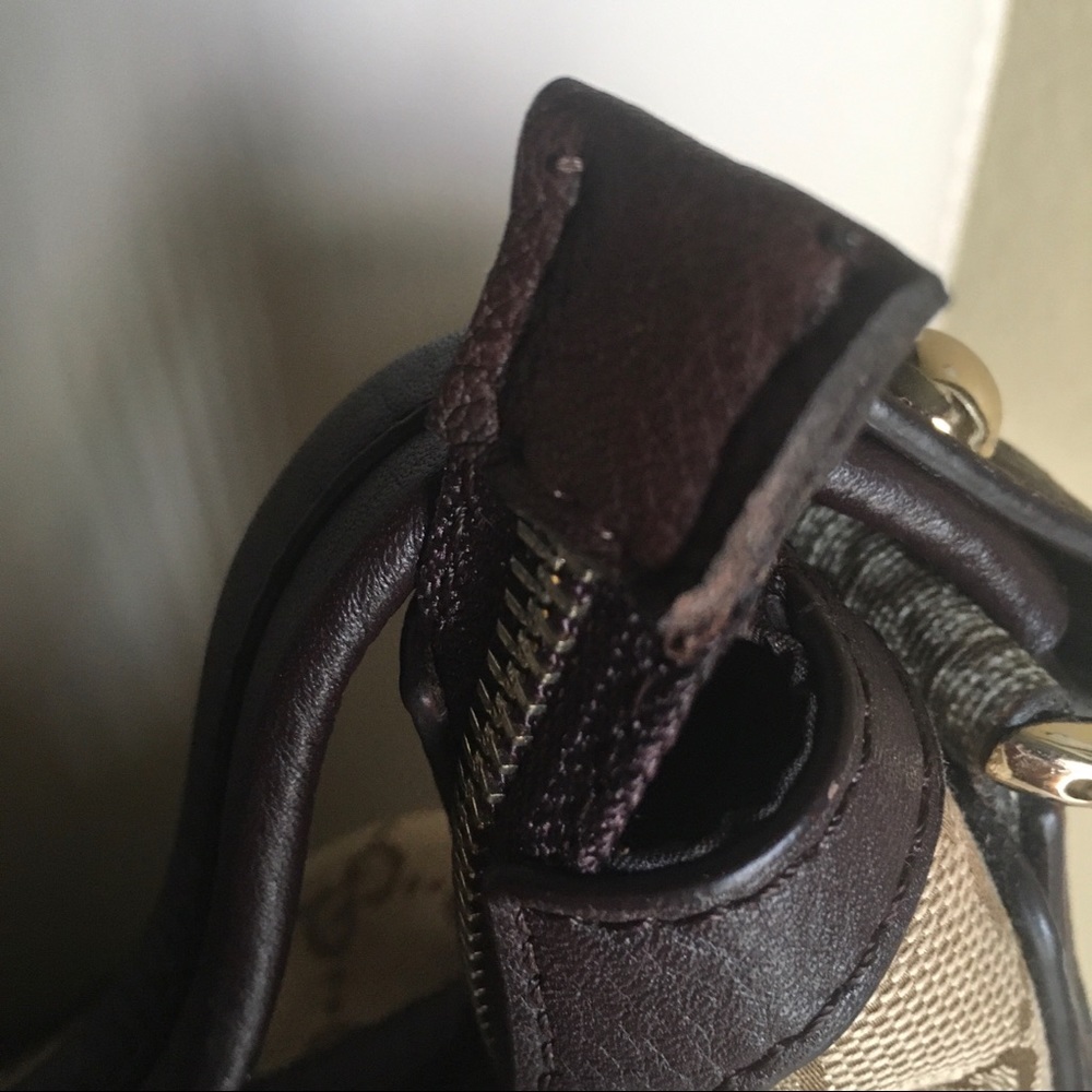 Gucci Shoulder Bag - Picture 7 of 12